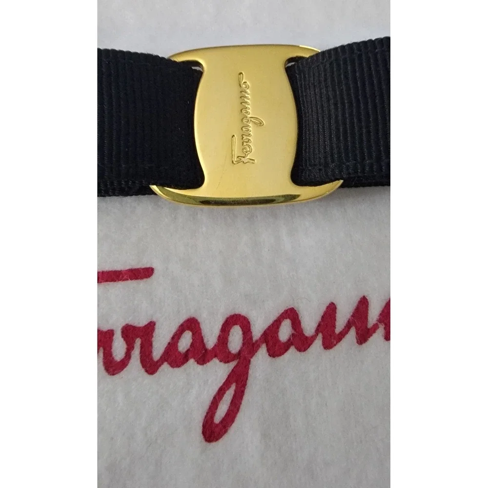 Salvatore Ferragamo Vara Bow Keychain Black Grosgrain Gold Tone Hardware Italy - Picture 2 of 6